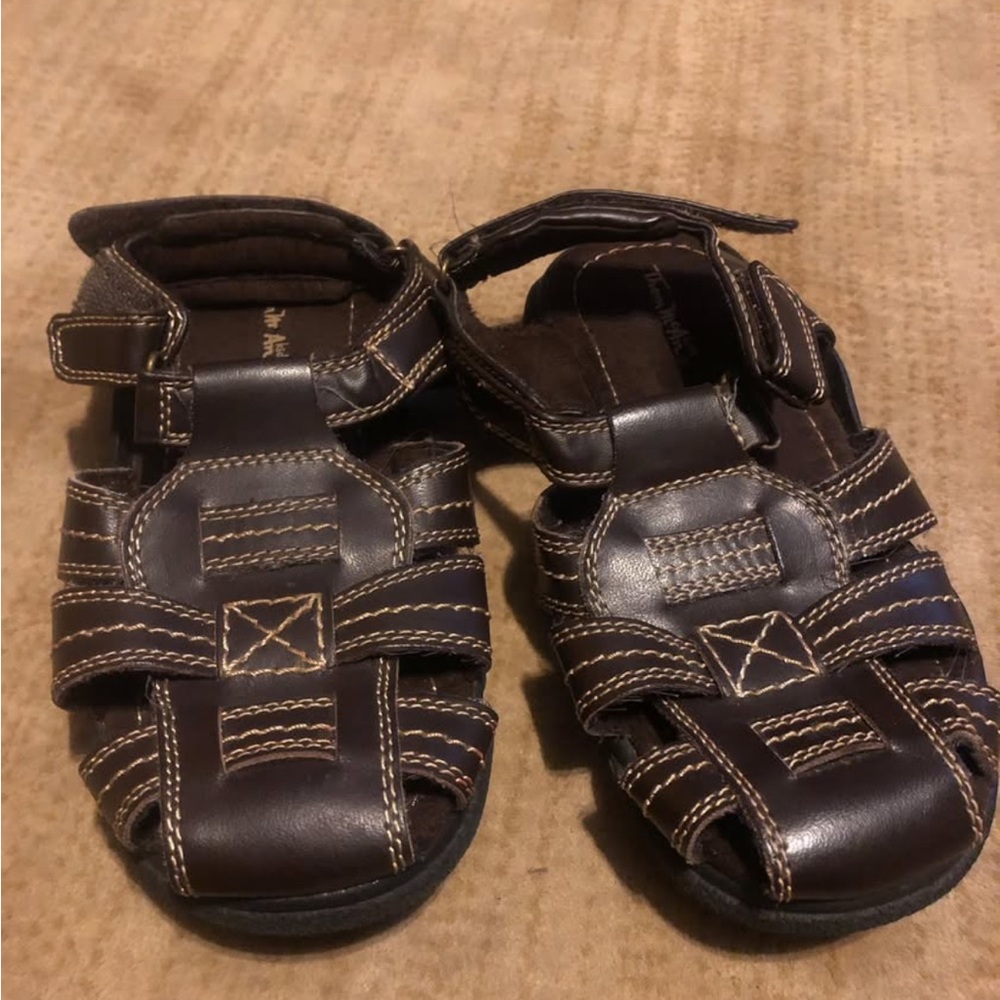 Like new boys or girls Brown Sandals sz 2